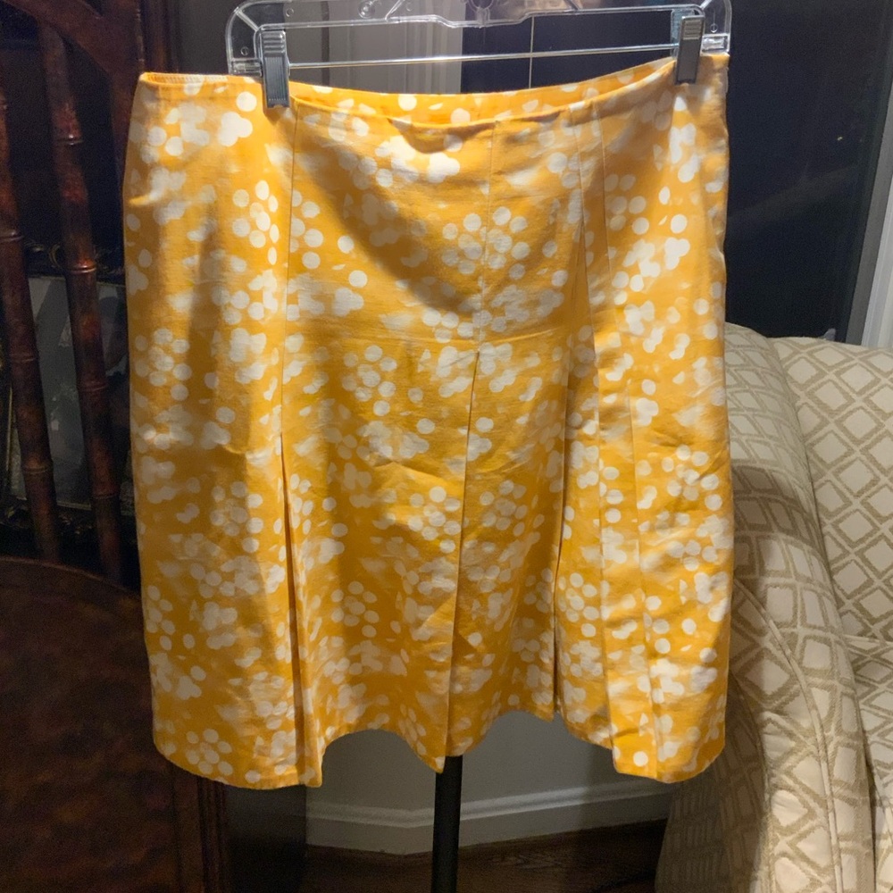 Akris Knife Pleat Skirt! Light Orange with Cream Polka Dots! Size 12